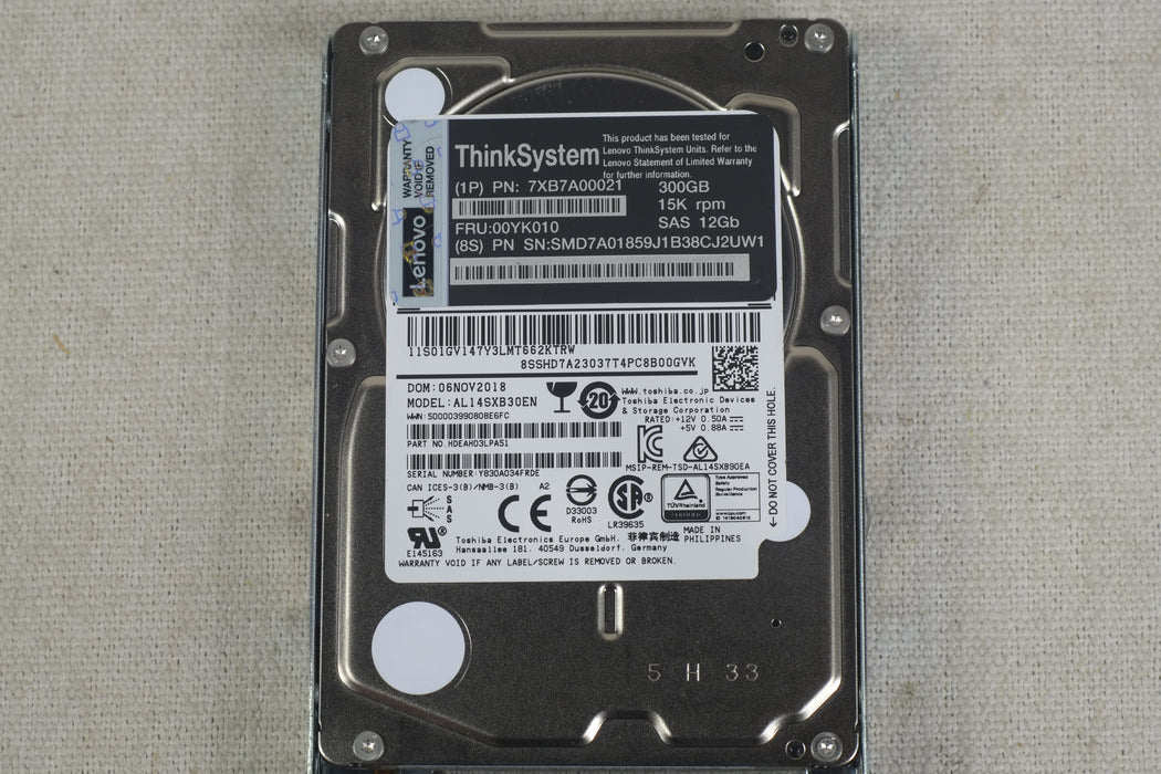 Lenovo 00YK010 ThinkSystem 300GB 15k 12Gb/s 2.5” SAS Hard Drive 7XB7A00021